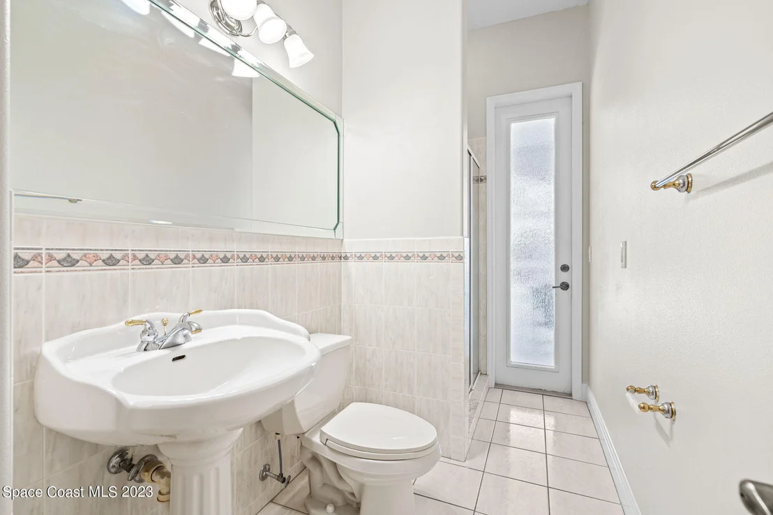 Photo of 213 Peregrine Drive