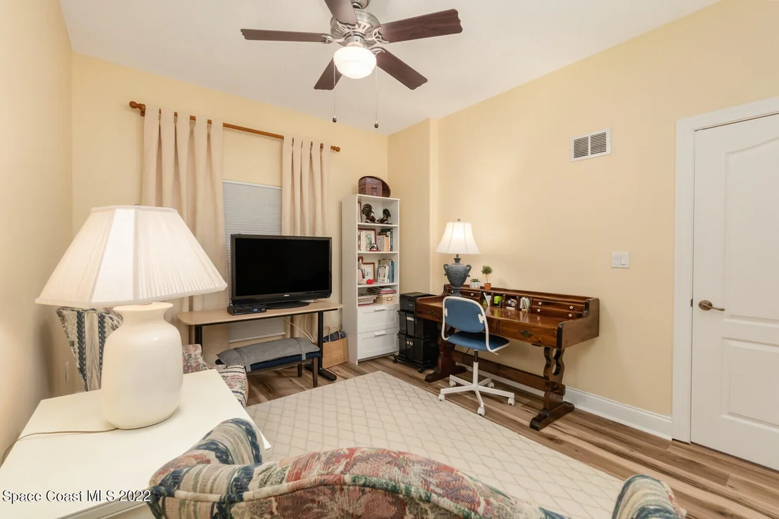 Photo of Unit 203 at 4975 Dixie Highway NE