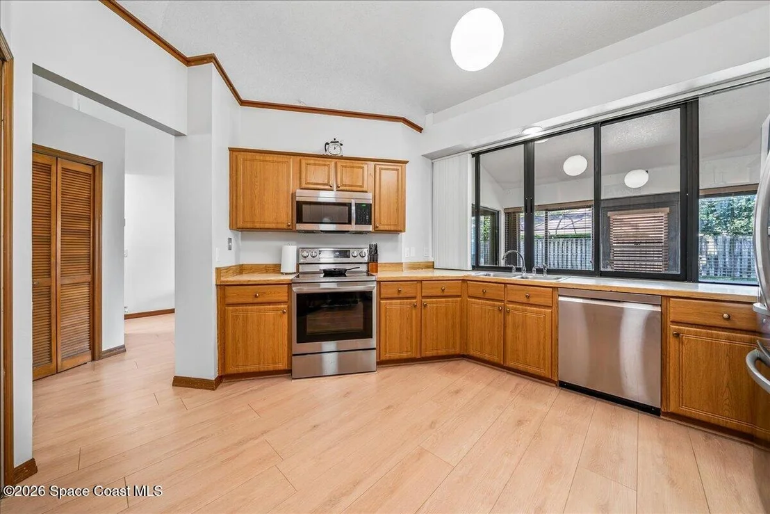 Photo of 2794 Nobility Avenue