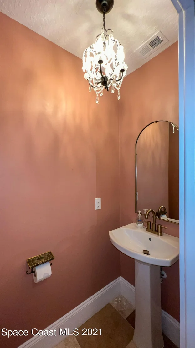 Photo of 472 Peregrine Drive