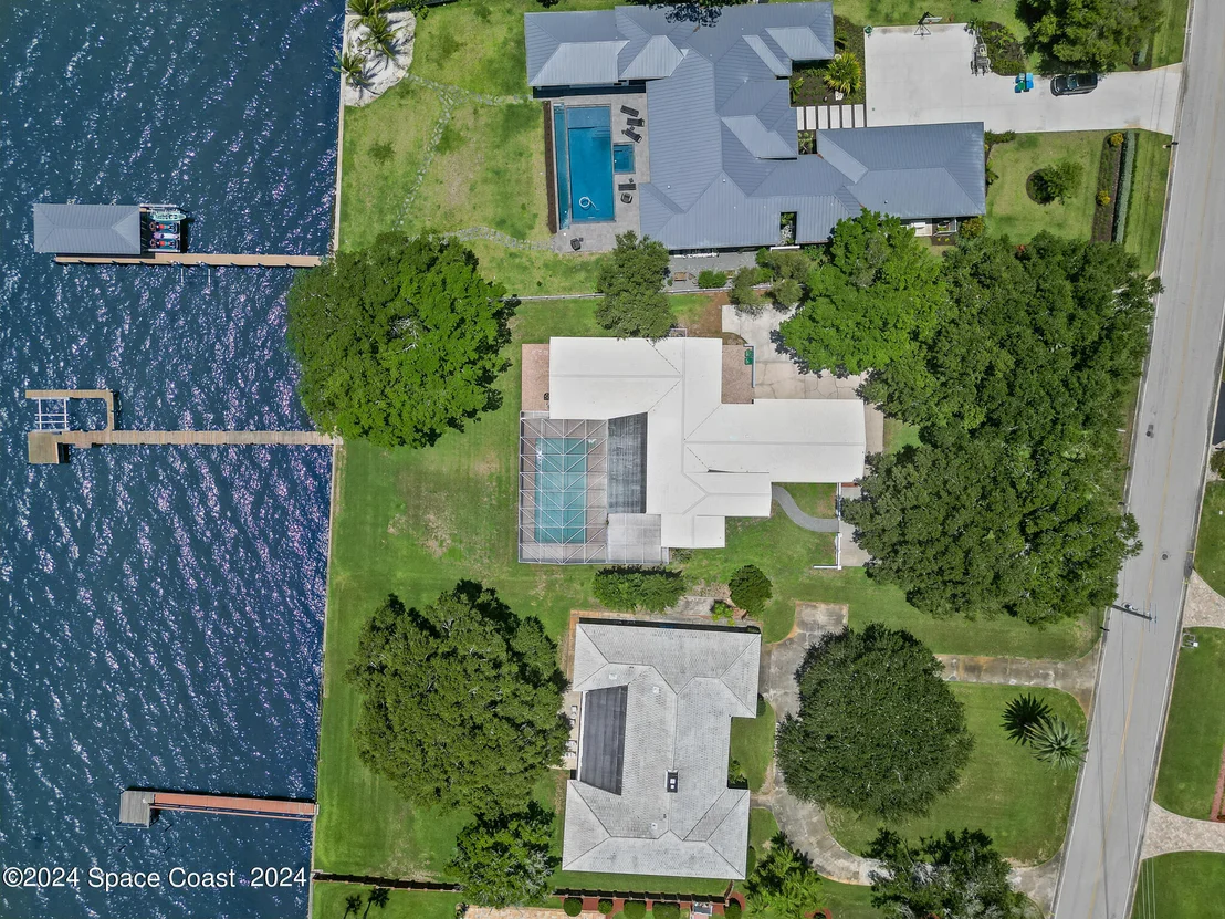 Photo of 206 Riverside Drive