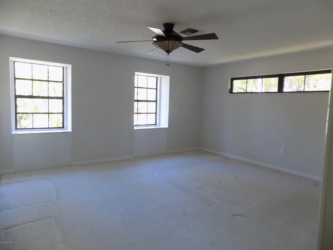 Photo of 970 Bluegrass Lane