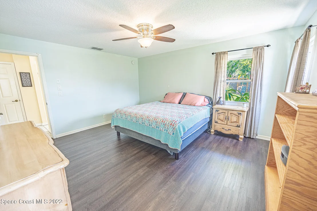Photo of 2755 School Drive NE