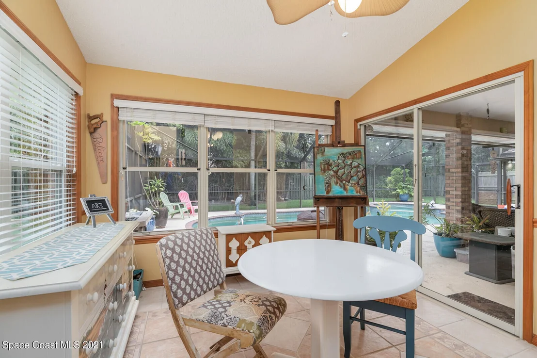 Photo of 654 Hummingbird Drive
