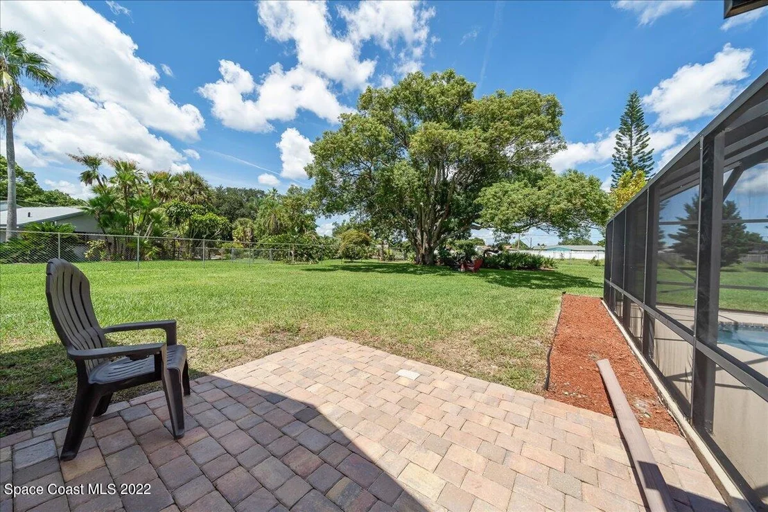 Photo of 2180 Bridle Path