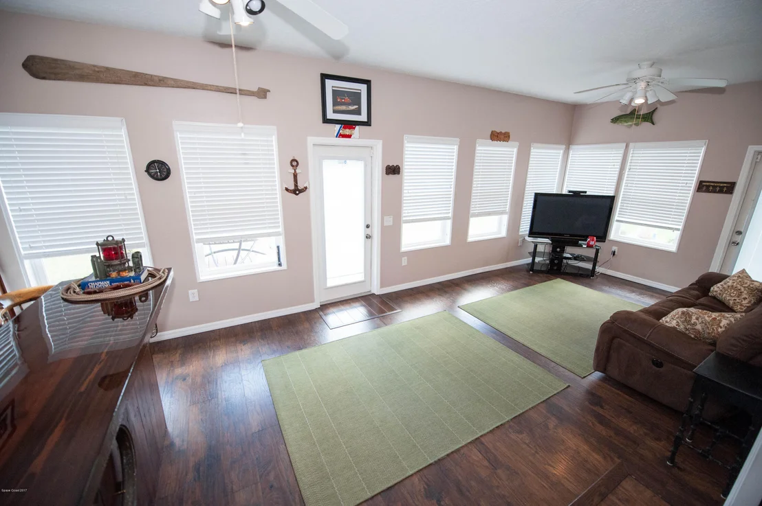 Photo of 4955 Pine Street