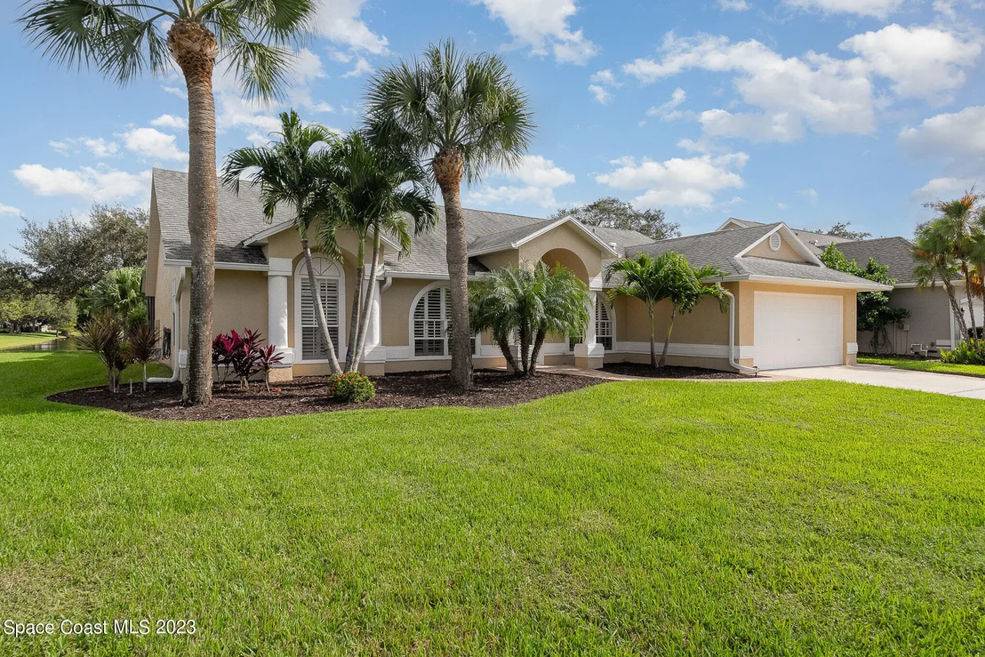 Photo of 321 Lake Victoria Circle