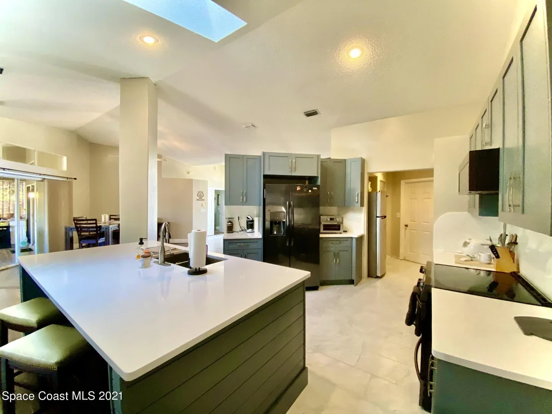 Photo of 5650 Brandon Street