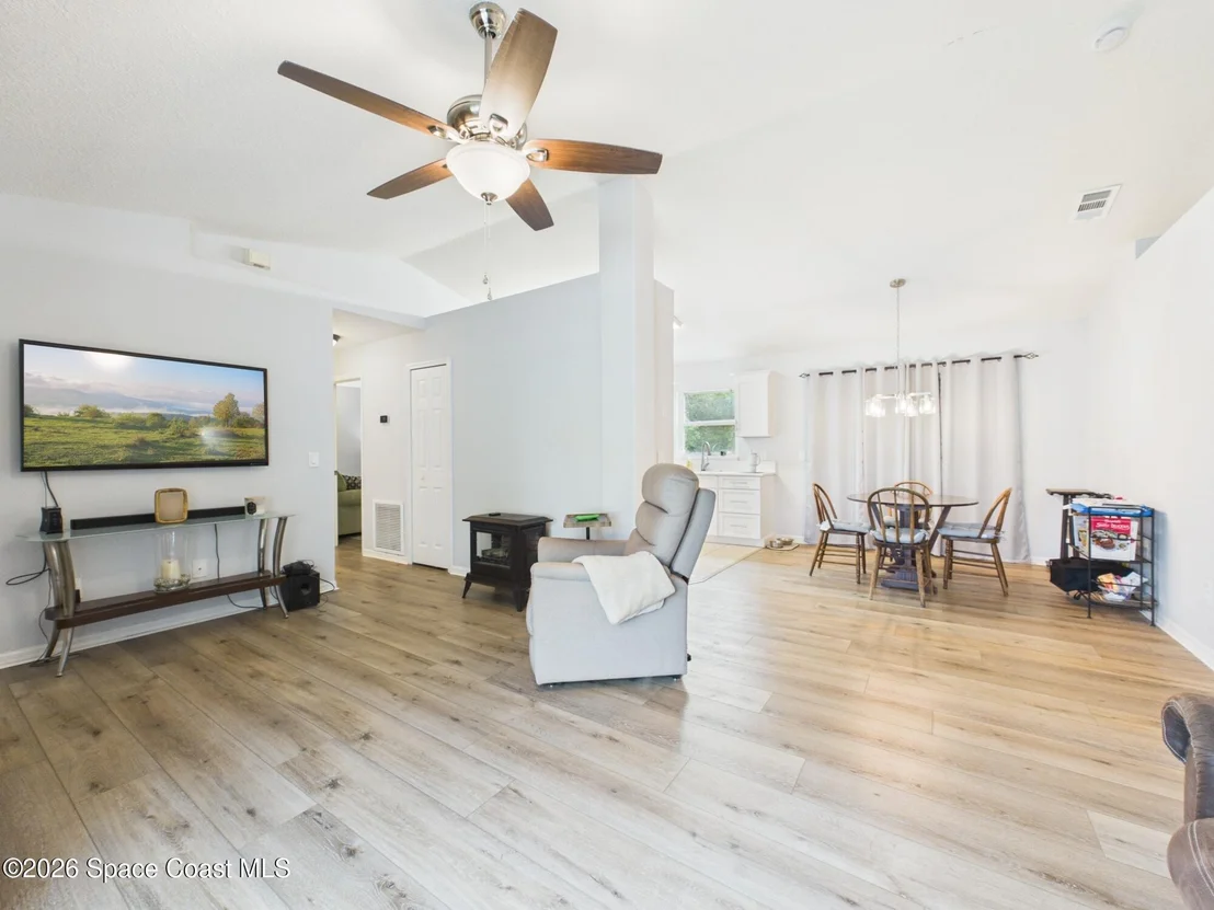Photo of 977 Fulton Way