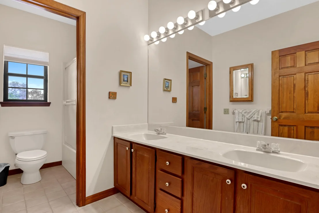 Photo of 561 Nightingale Drive