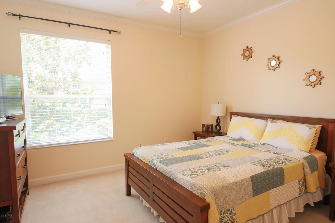 Photo of 885 Chatsworth Drive