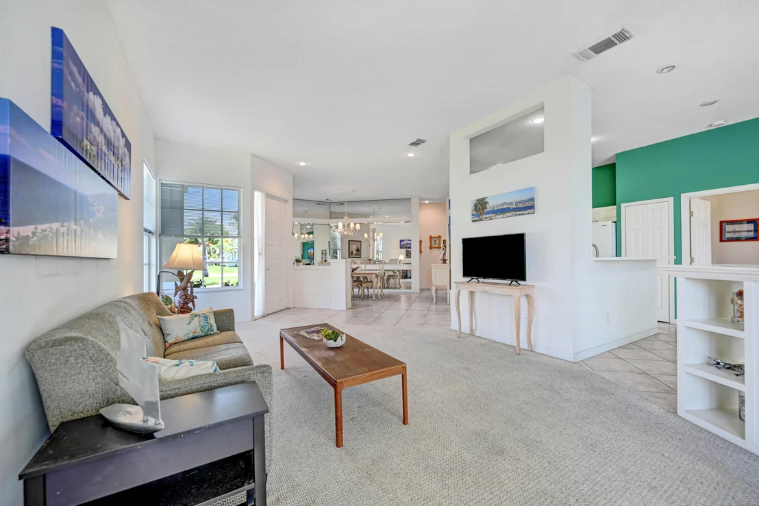 Photo of 2299 Addington Circle