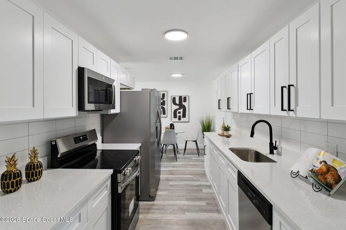 Photo of 949 Lexington Road