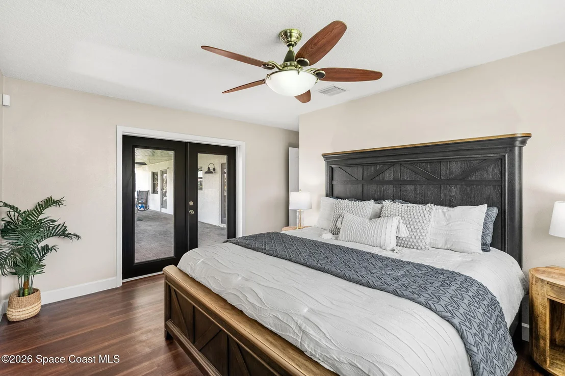 Photo of 213 River Road