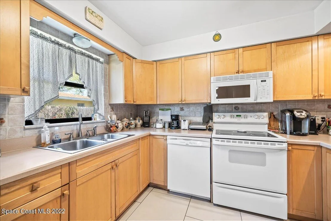 Photo of 329 Dorset Drive