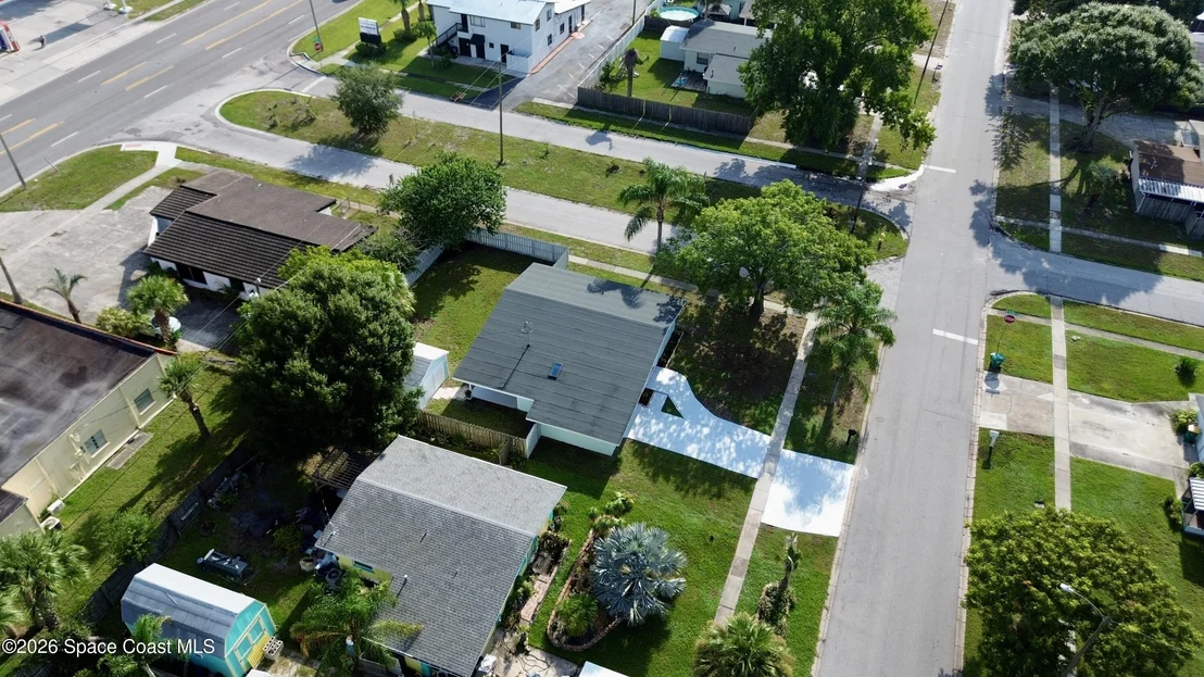 Photo of 2252 Laden Road