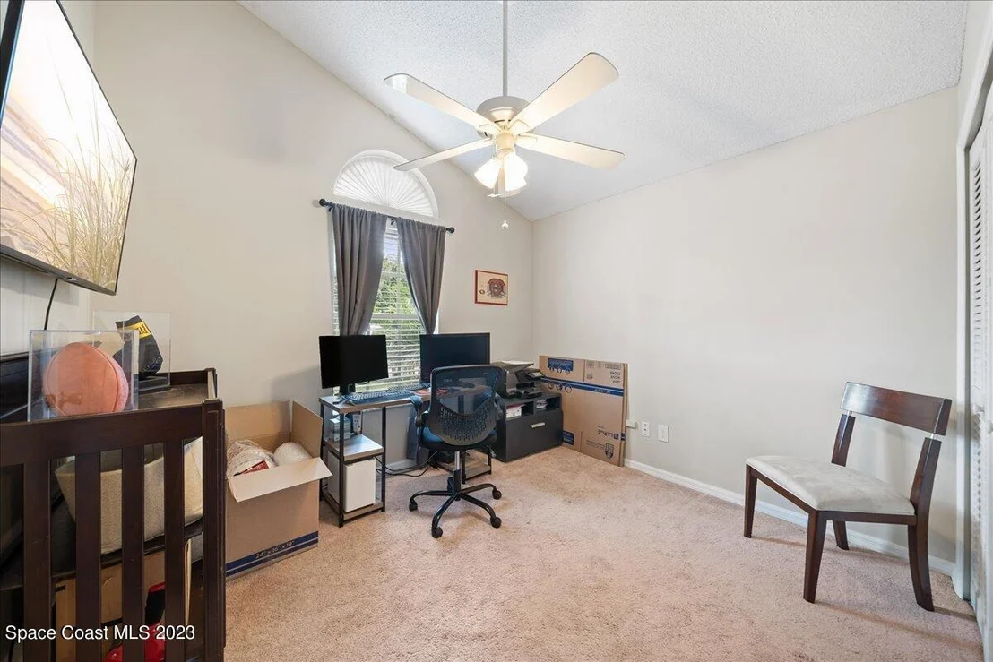 Photo of 914 Free Way