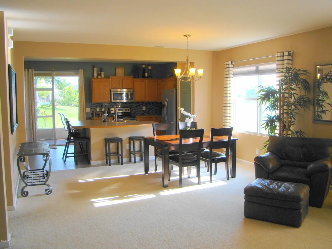 Photo of 821 Benton Drive