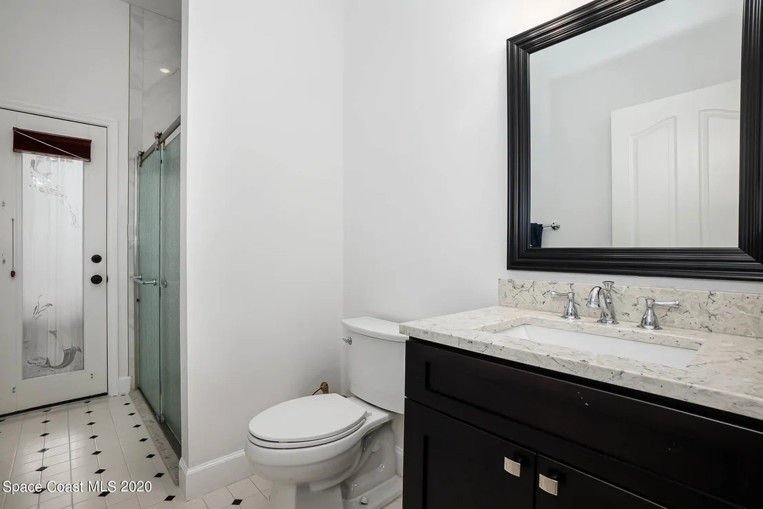 Photo of 889 Oak Park Drive