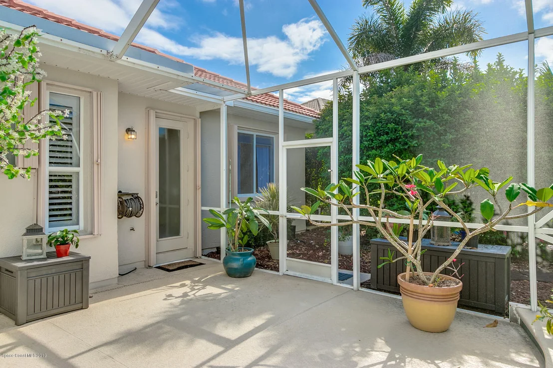 Photo of 824 Chatsworth Drive