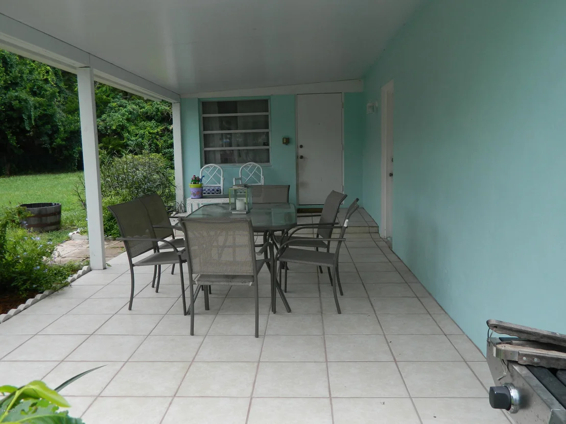 Photo of 1074 Tanglewood Lane