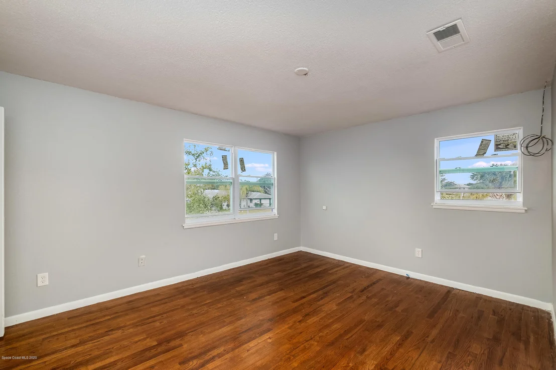 Photo of 1019 Daytona Drive NE