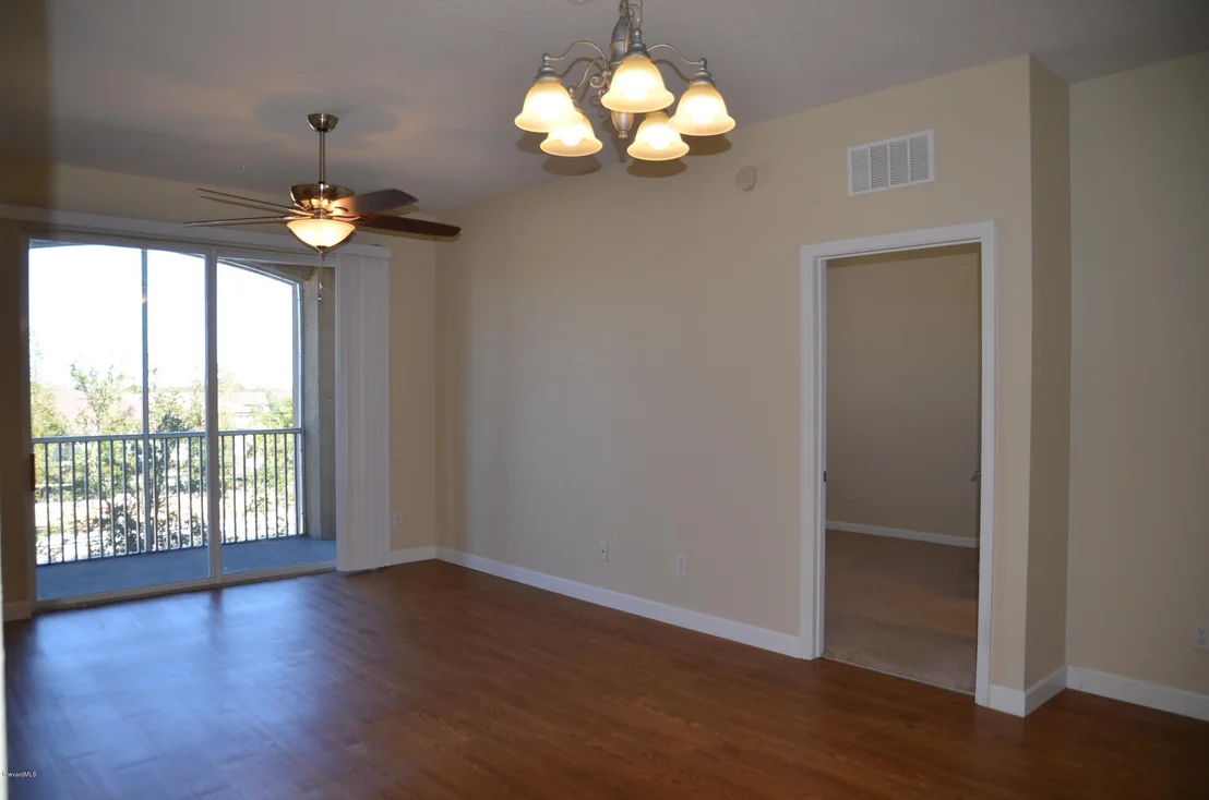 Photo of Unit 307 at 3848 Lexmark Lane