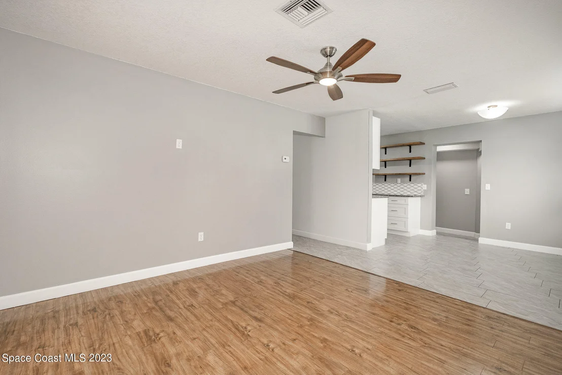 Photo of 2635 Hereford Road