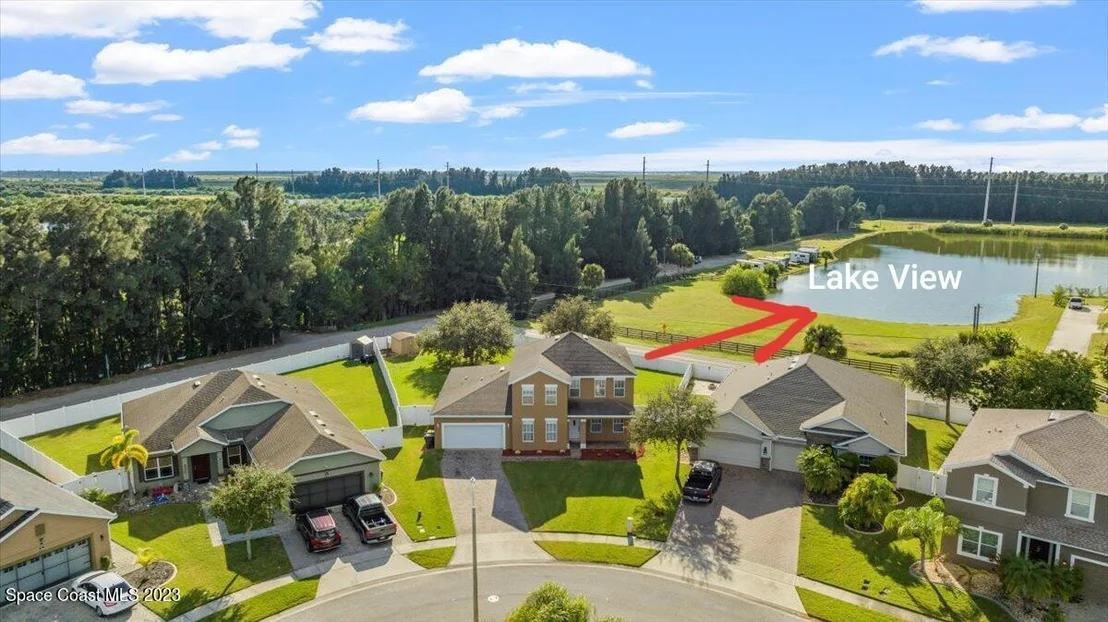 Photo of 2000 Bridgeport Circle