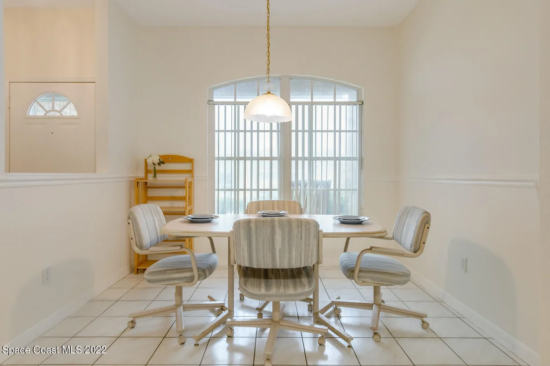 Photo of 991 S Fork Circle