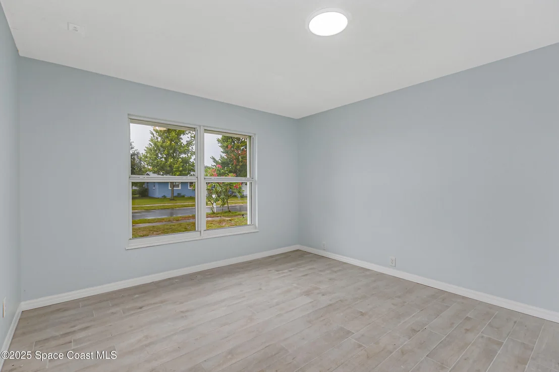 Photo of 2356 Lakeview Drive