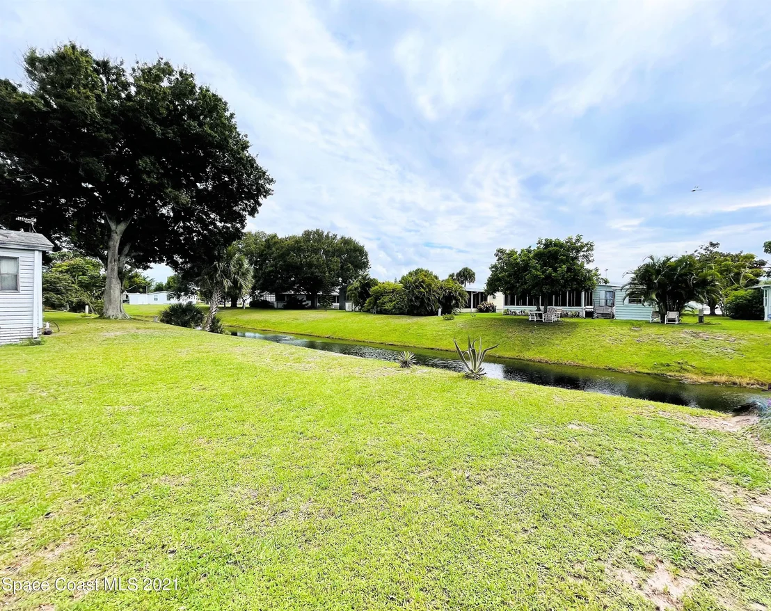 Photo of 735 Barefoot Boulevard