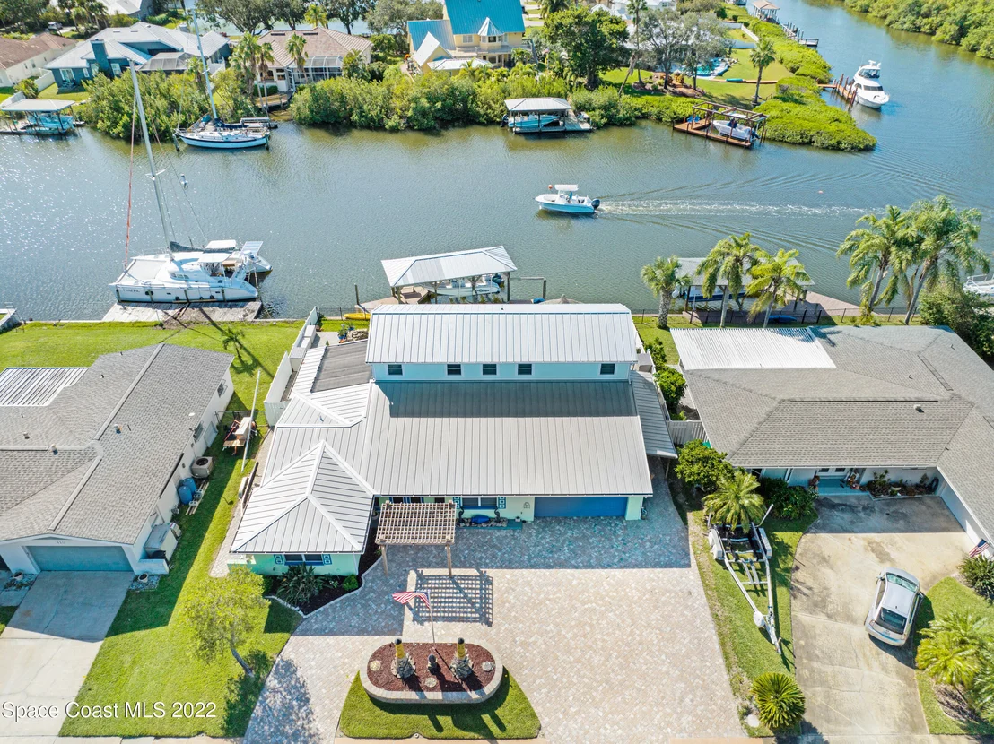 Photo of 414 Thrush Drive