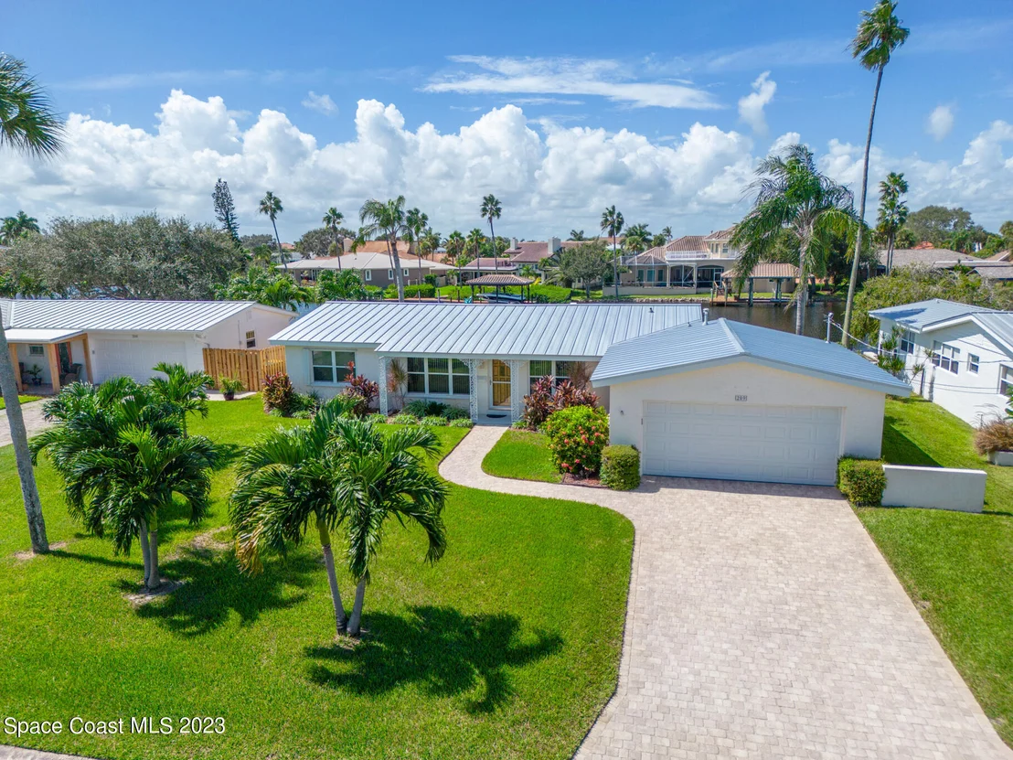 Photo of 209 River Road
