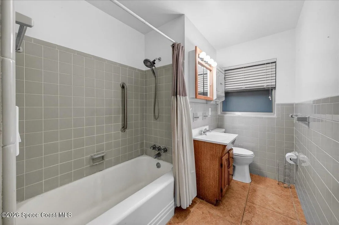 Photo of 702 Carmen Drive