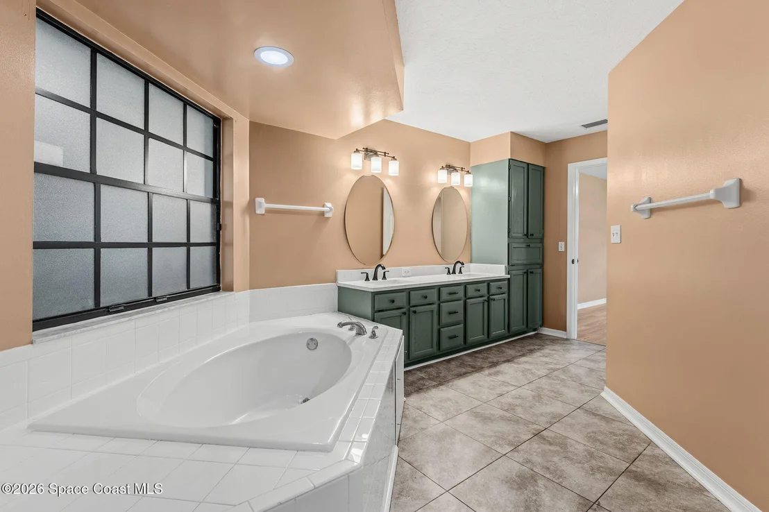 Photo of 950 Whisperpine Drive