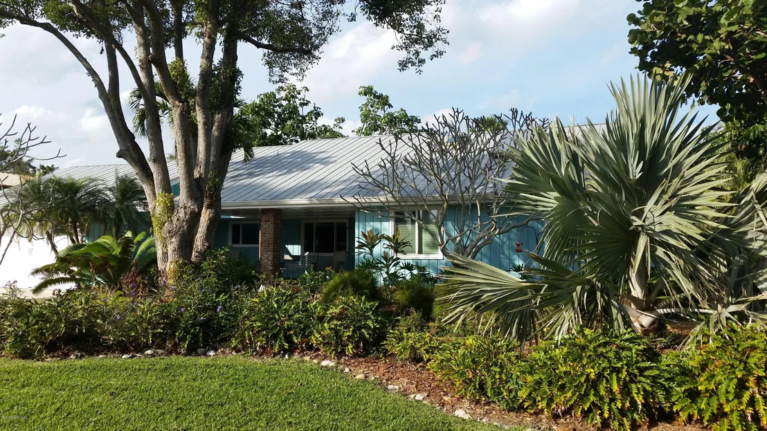 Photo of 220 Cocoa Avenue