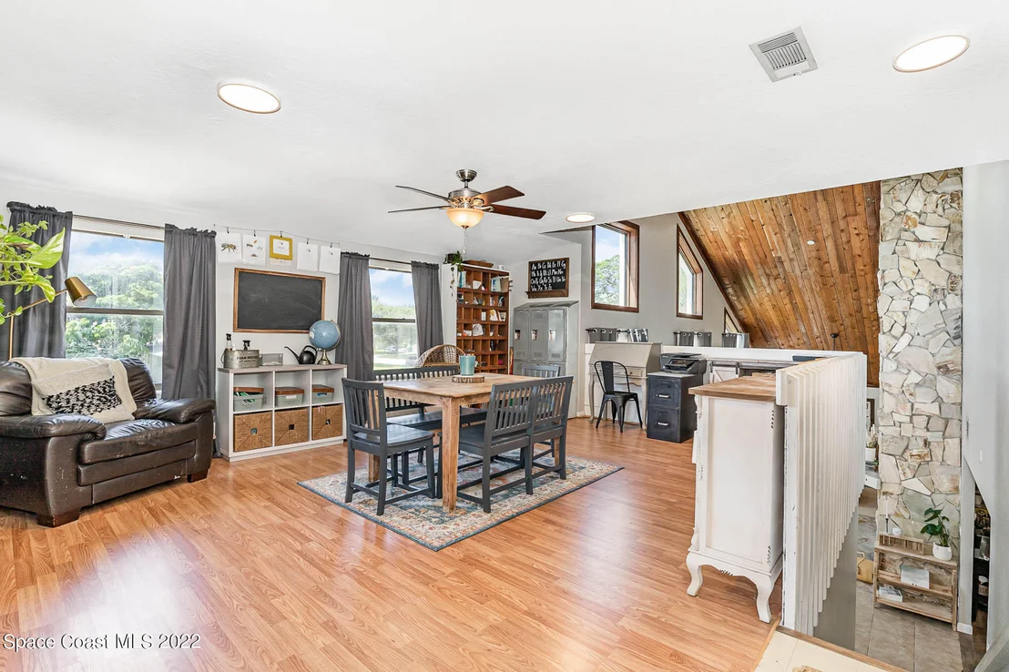 Photo of 142 11th (Eleventh) Avenue