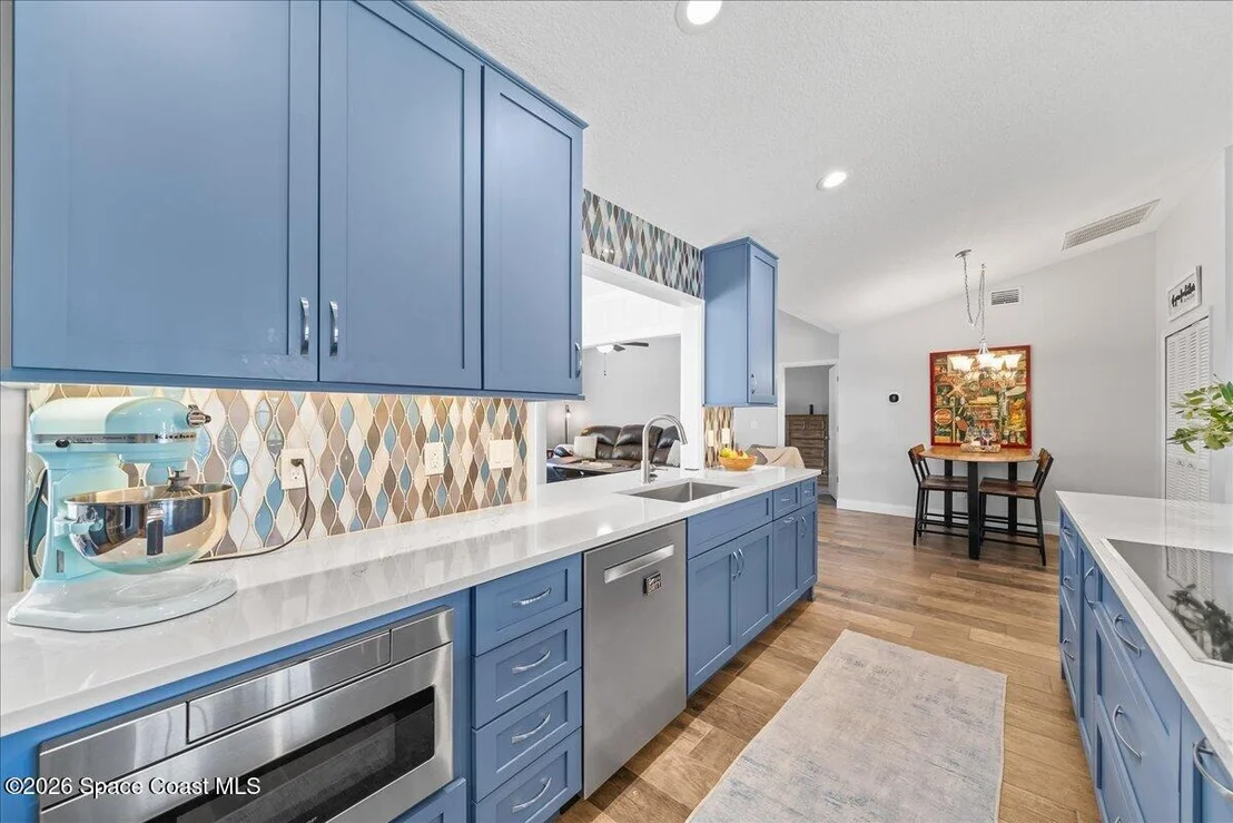 Photo of 3320 Lakeview Circle
