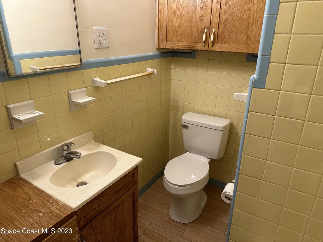 Photo of 300 Tulip Lane