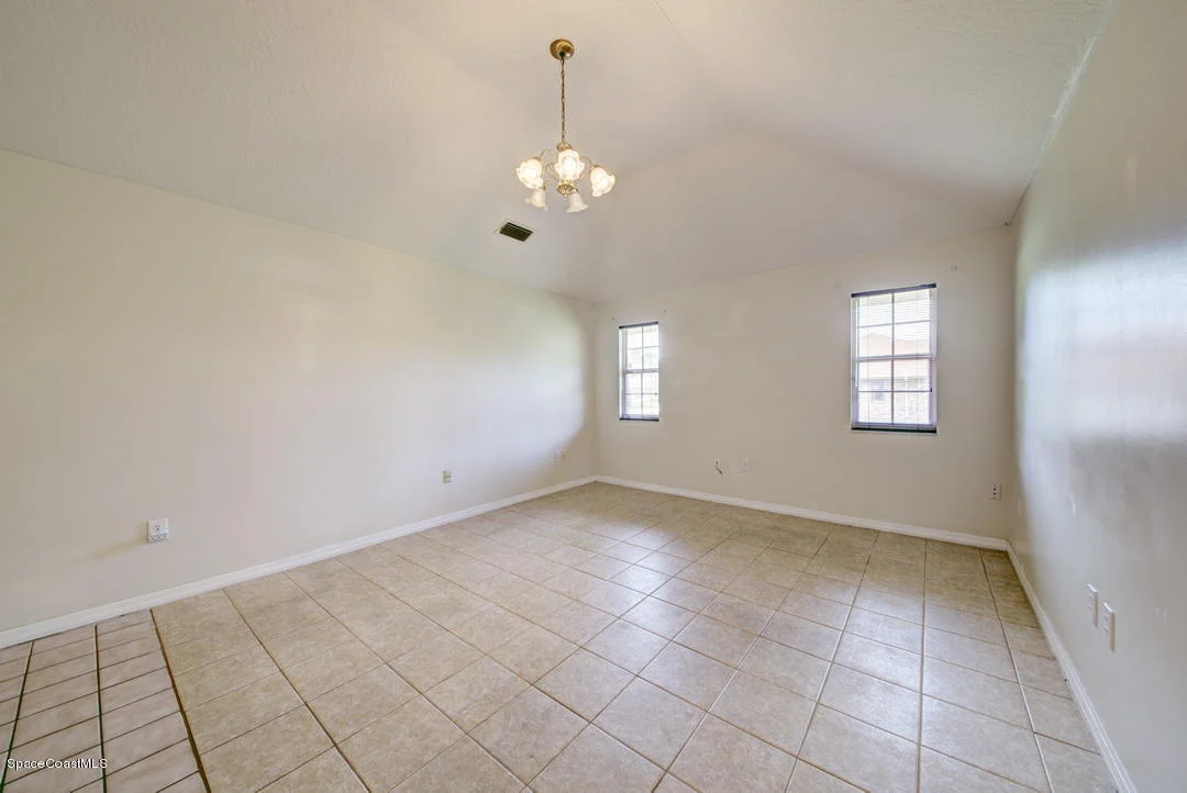 Photo of 307 SE Abello Road SE