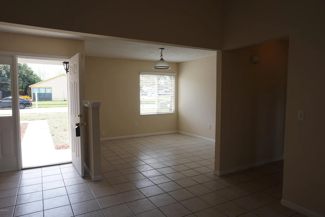 Photo of 850 Pine View Avenue