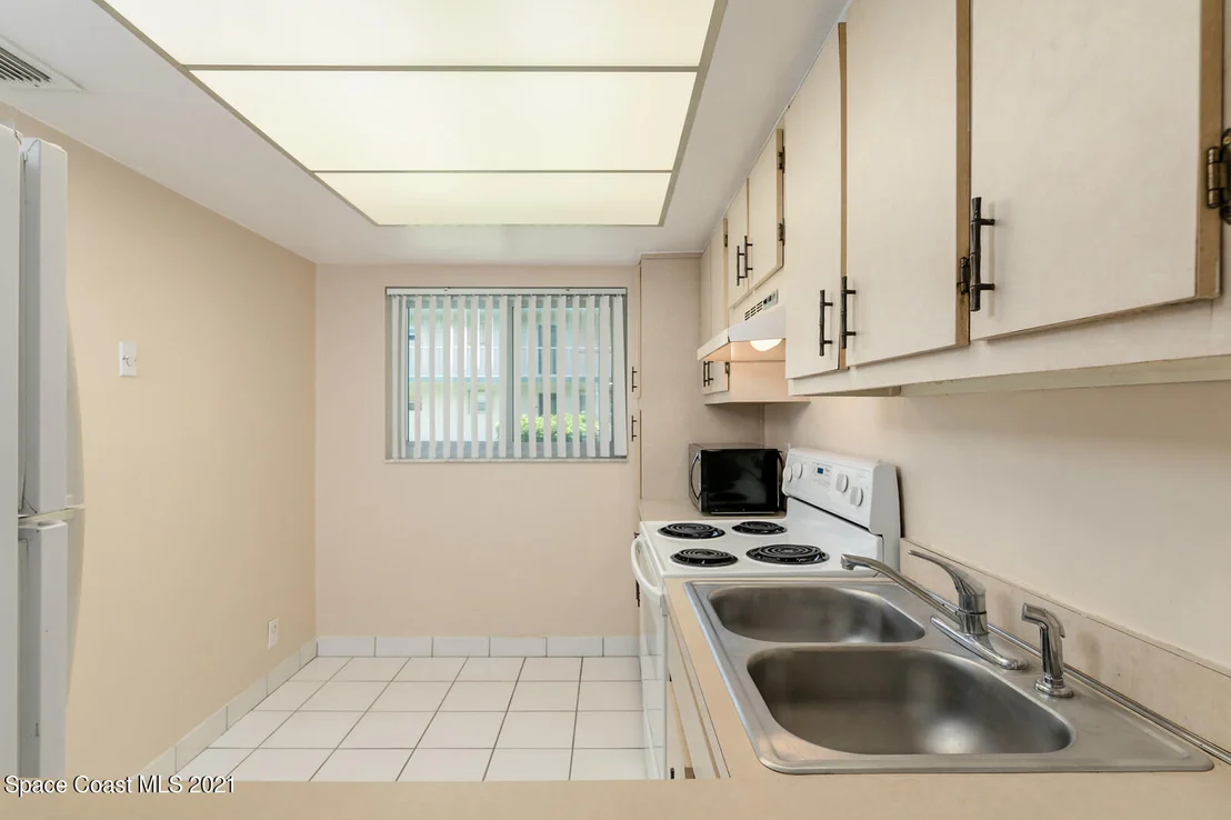 Photo of Unit 122 at 3001 Thrush Drive