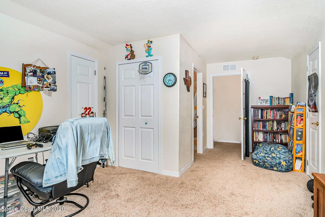 Photo of 4333 Long Lake Road