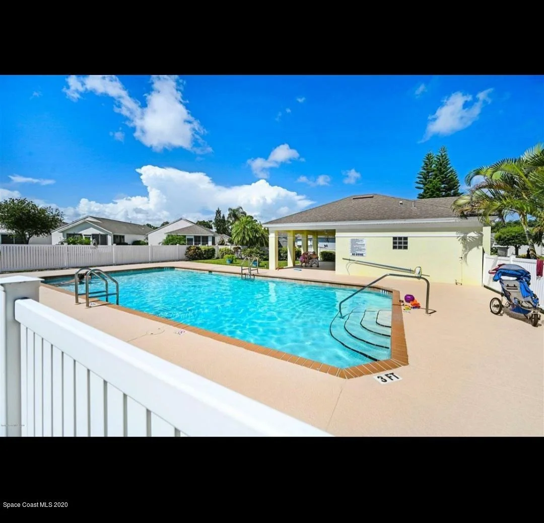 Photo of 2117 NE Redwood Circle NE