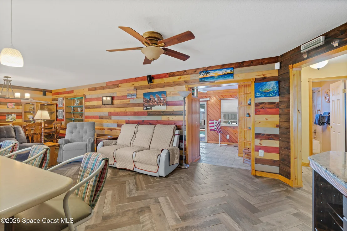 Photo of 1497 Hendren Drive