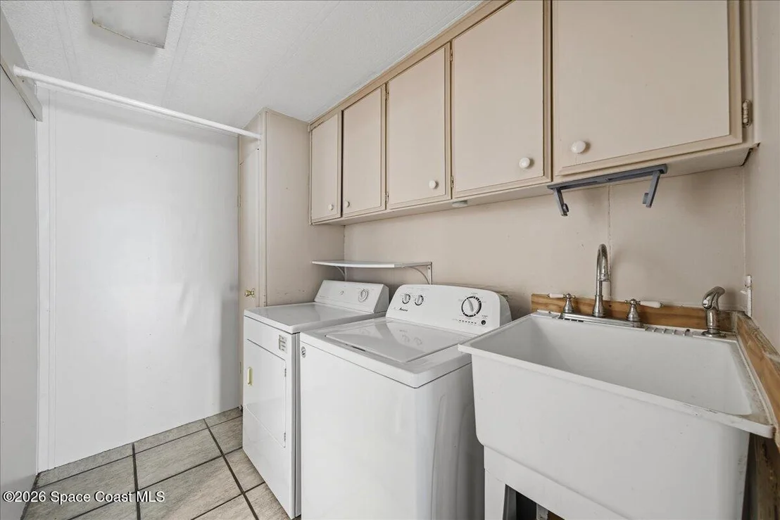 Photo of 1818 Coco Plum Street NE