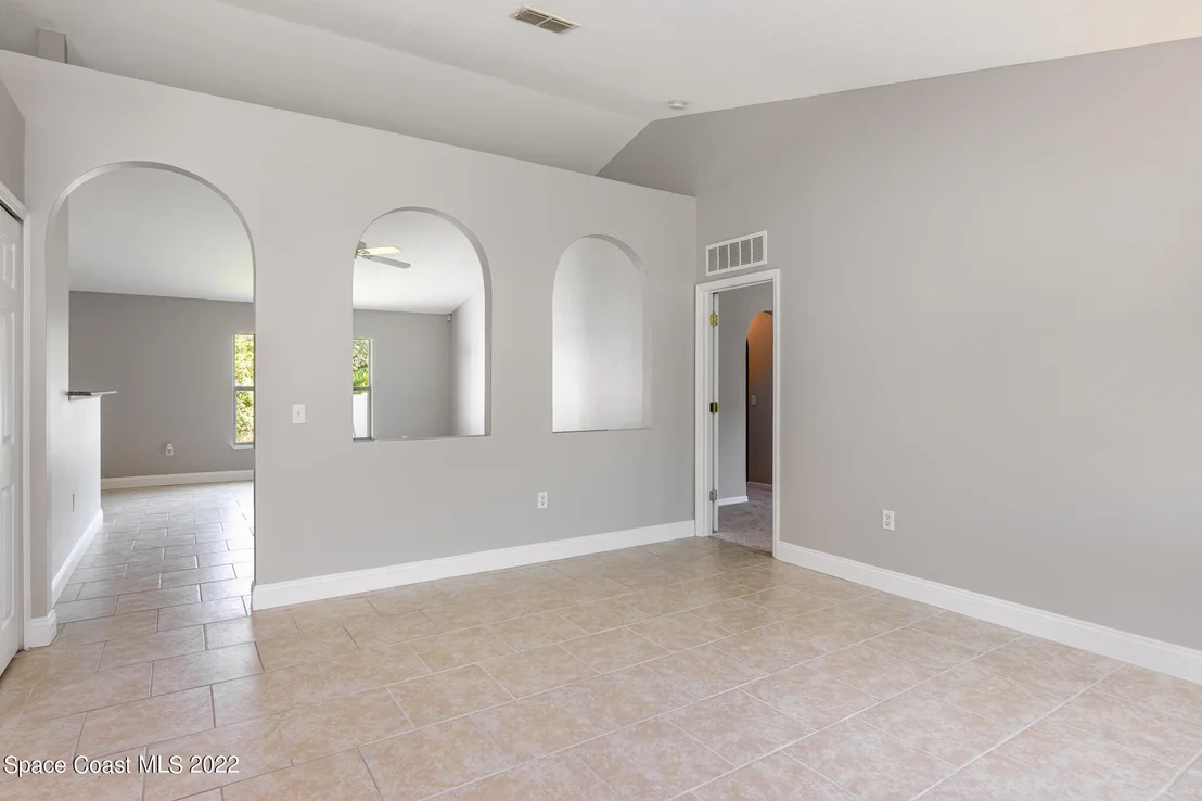 Photo of 1815 Dragon Road SE
