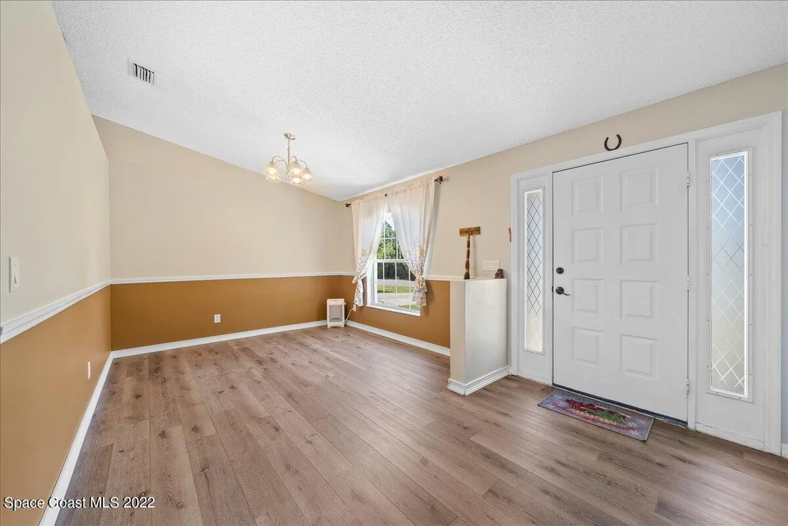 Photo of 2959 Triangle Road SE