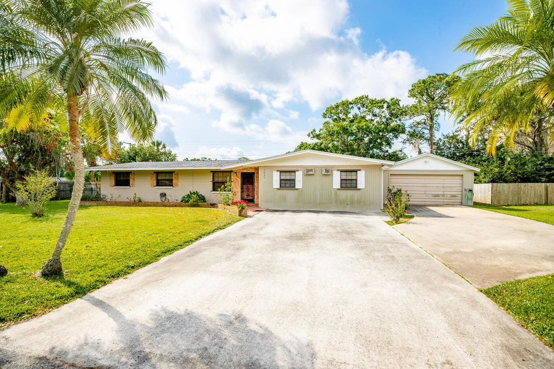 Photo of 1027 Green Road